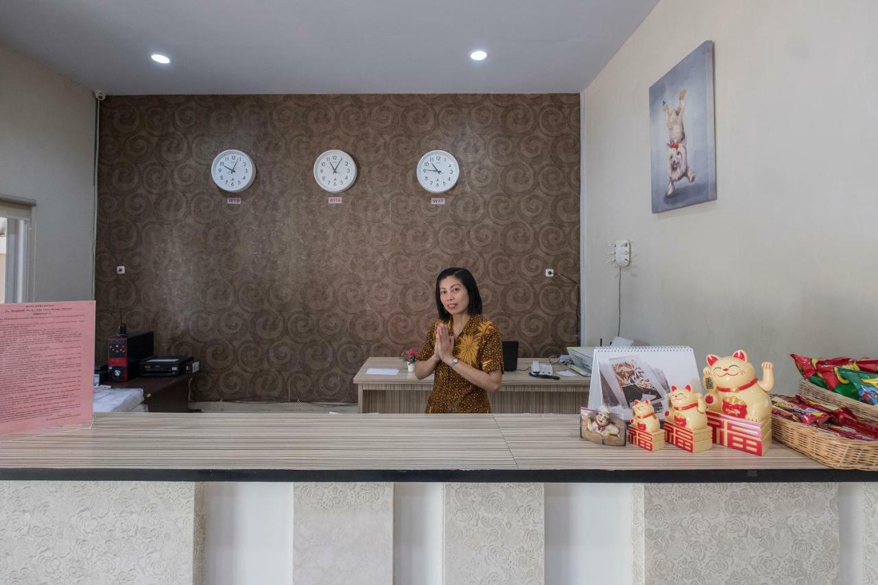 Hotel Astra Novilia Макасар Екстериор снимка