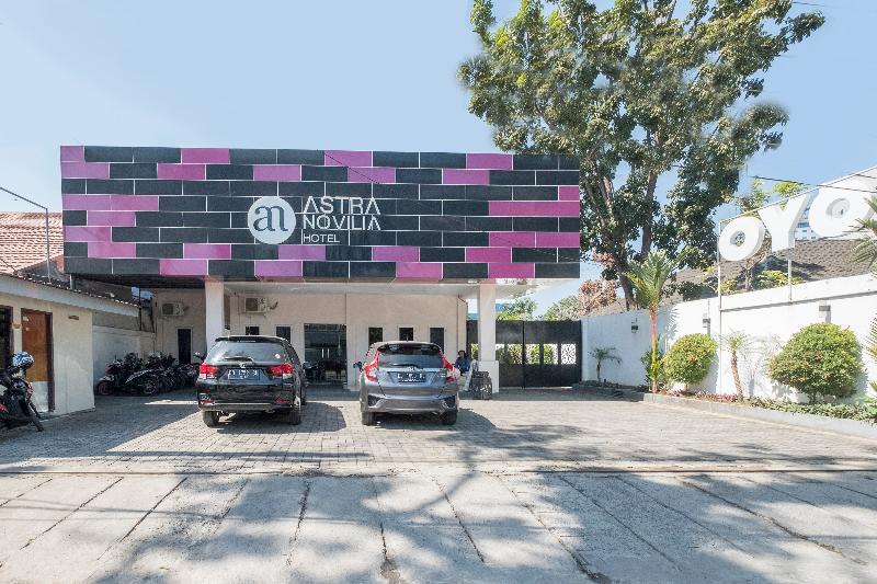 Hotel Astra Novilia Макасар Екстериор снимка